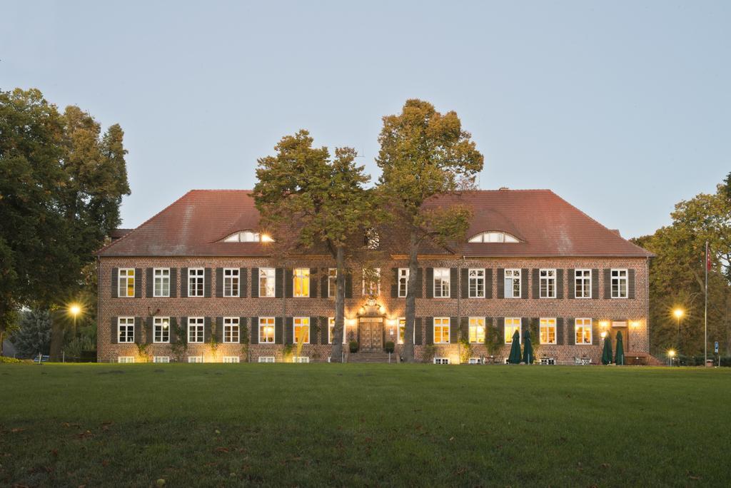 Romantik Hotel Gutshaus Ludorf Exterior photo